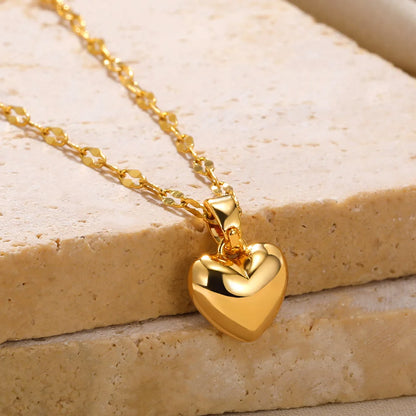 Stainless Steel Love Heart Necklace For Women 2023 New Trendy Lip Chain Simple Pendant Necklace Jewelry Gift Wholesalers